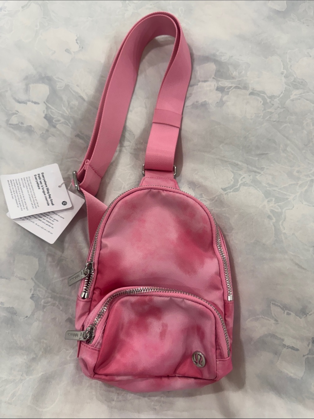 Lululemon Everywhere Sling Bag Small